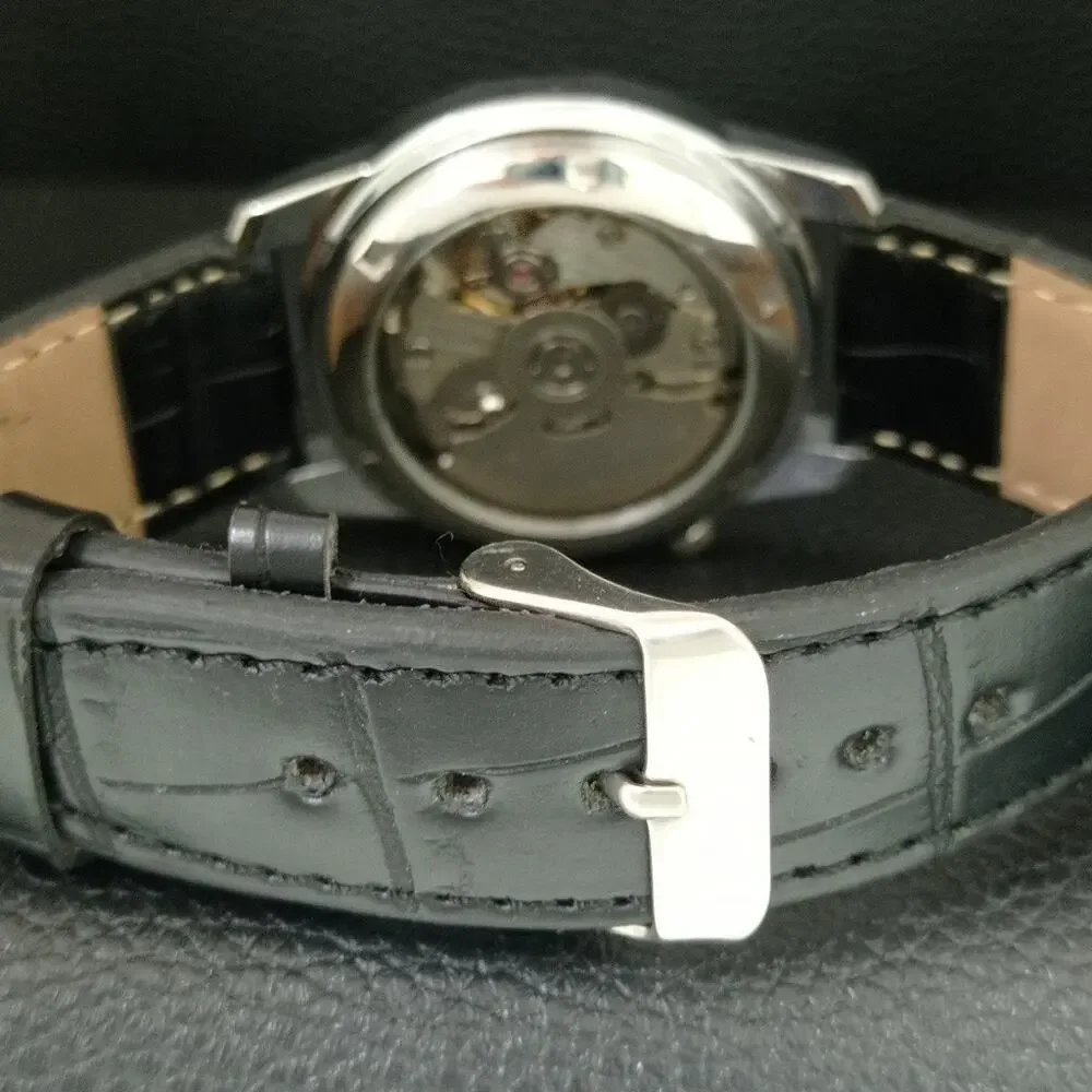 Vintage 1982 Seiko Automatic Mens Silver Watch W/daydate & Black accents